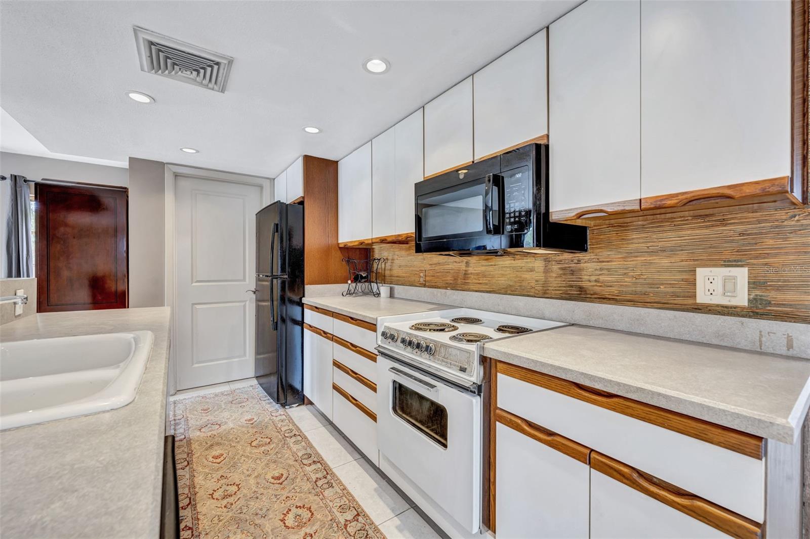 Image 8 of 18 For 1760 Greenwich Avenue