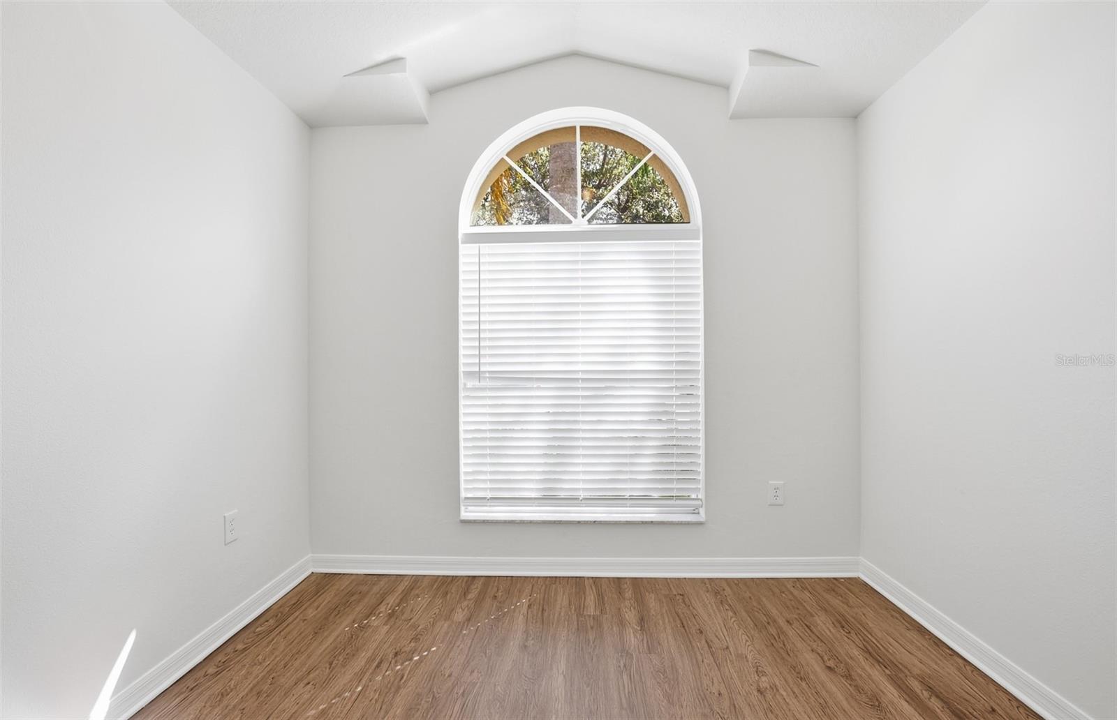 Image 23 of 36 For 1004 Cristelle Jean Drive