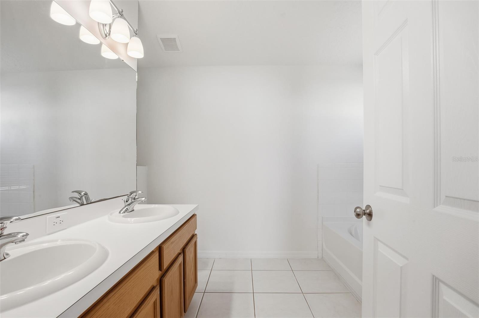 Image 29 of 36 For 1004 Cristelle Jean Drive