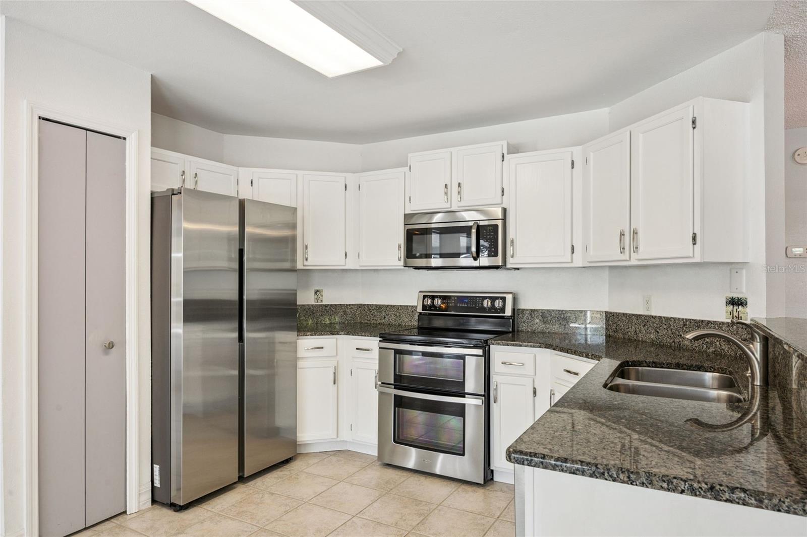 Image 13 of 35 For 464 Harvest Oak Court