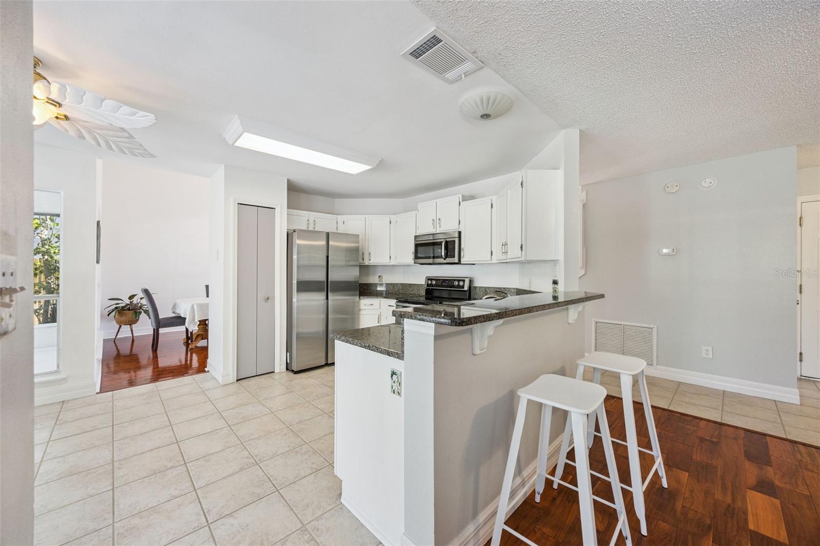 Image 14 of 35 For 464 Harvest Oak Court