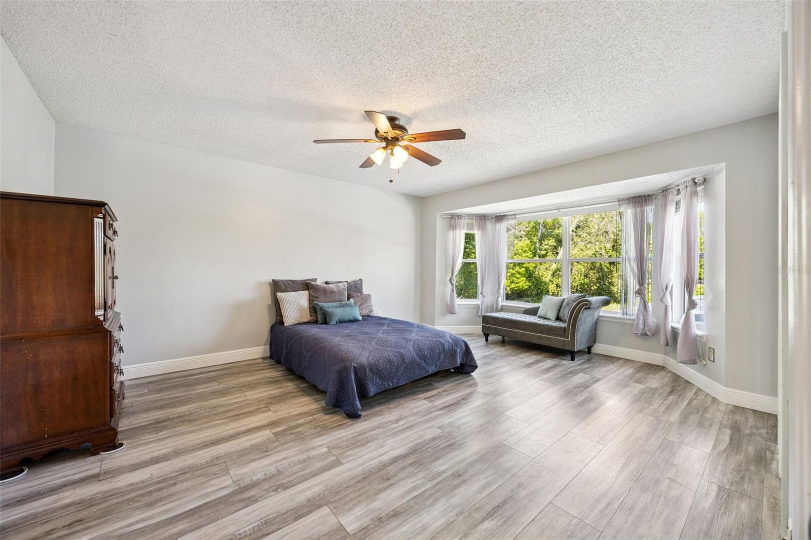 Image 18 of 35 For 464 Harvest Oak Court