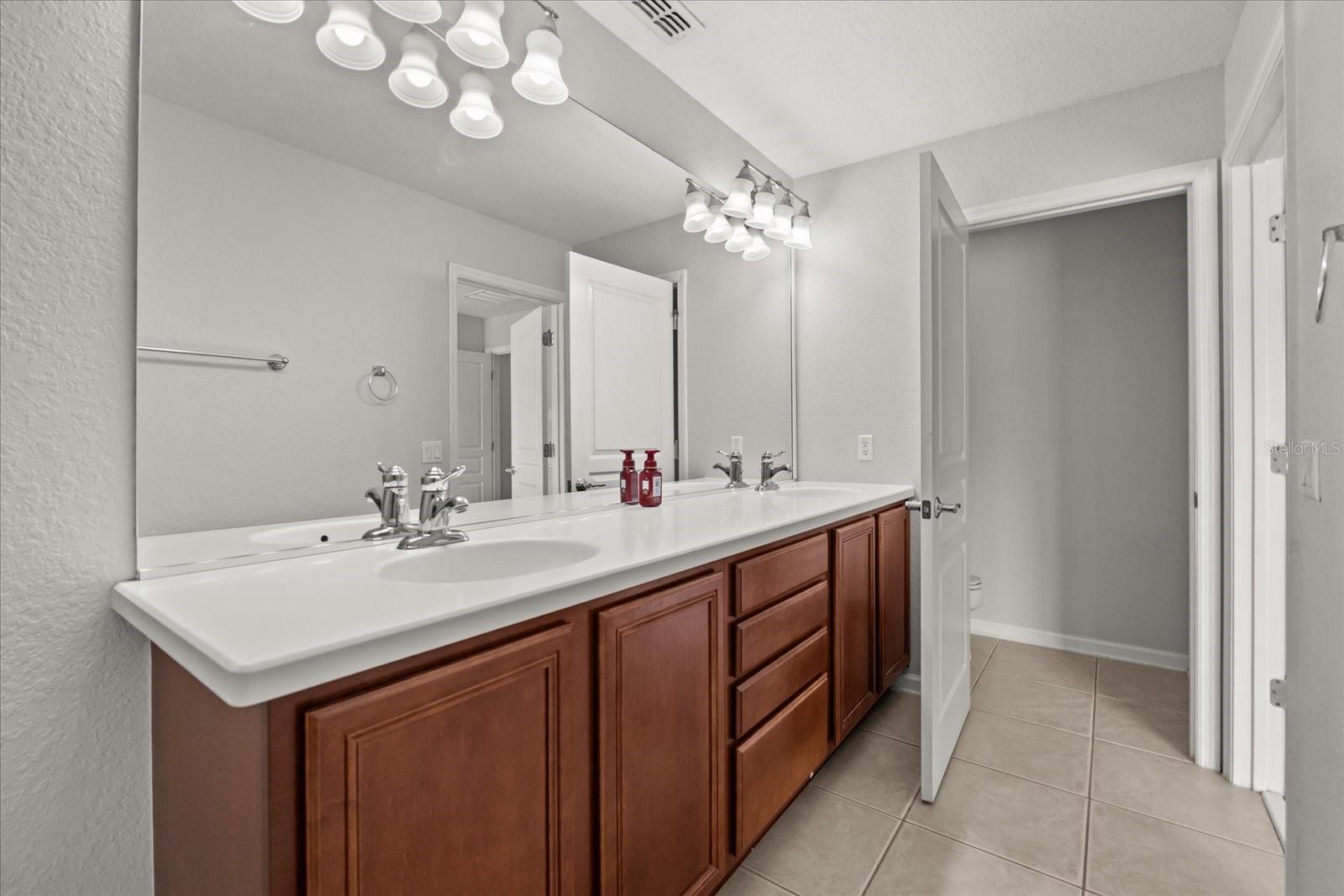 Image 18 of 31 For 7719 Anselmo Lane