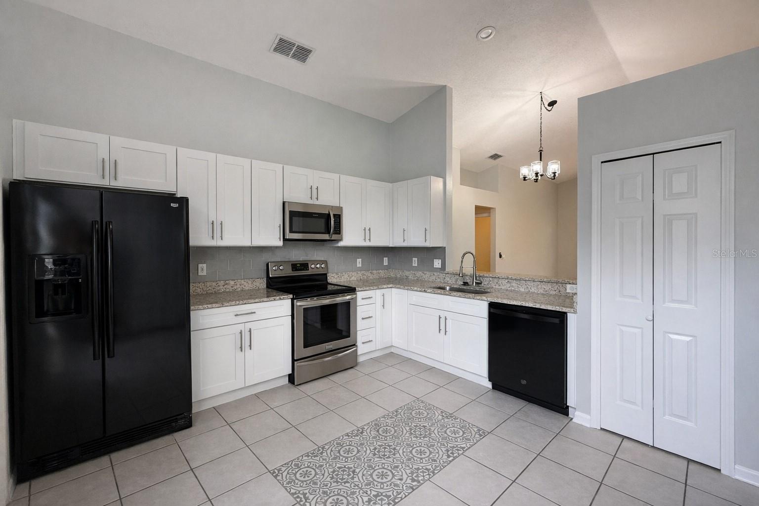 Image 4 of 11 For 2992 Joseph Circle