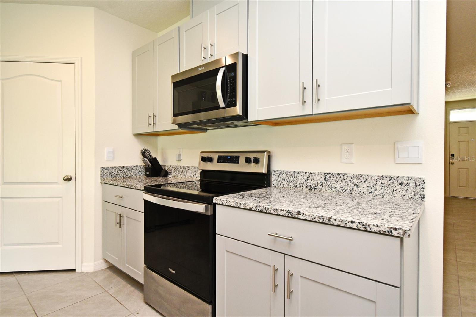 Image 16 of 47 For 440 Baroness Way