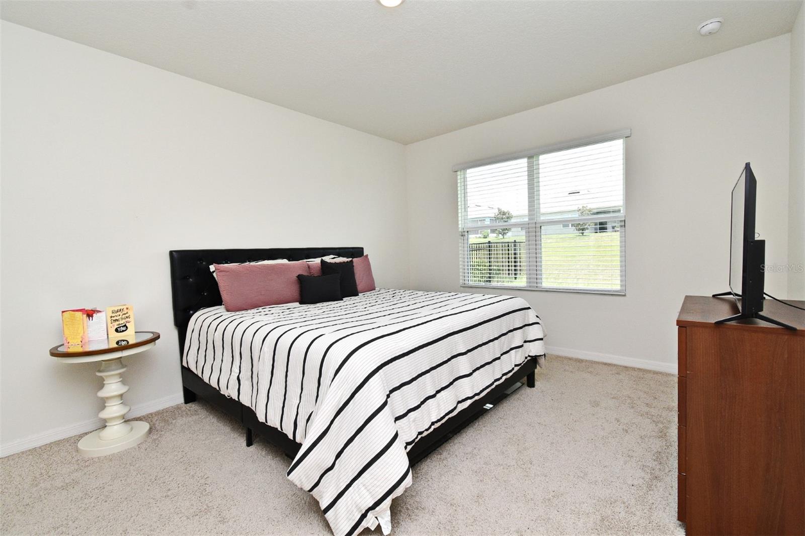 Image 28 of 47 For 440 Baroness Way