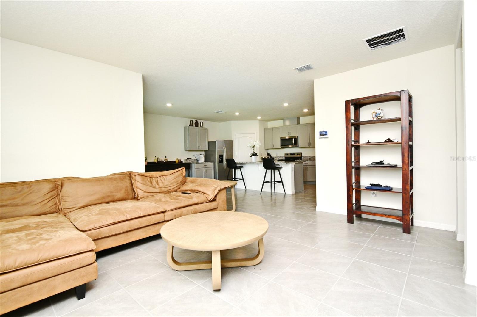 Image 4 of 47 For 440 Baroness Way