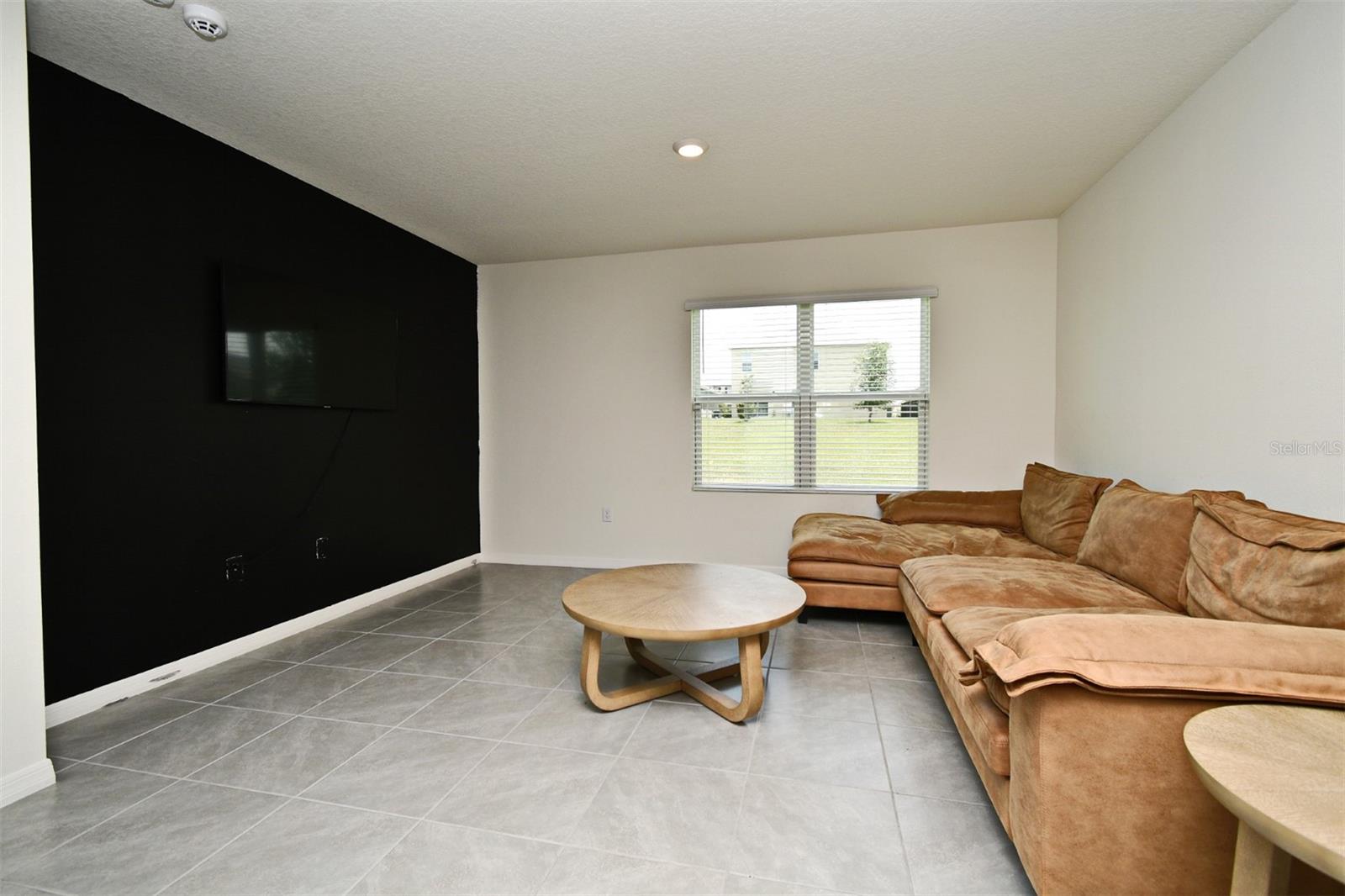 Image 9 of 47 For 440 Baroness Way