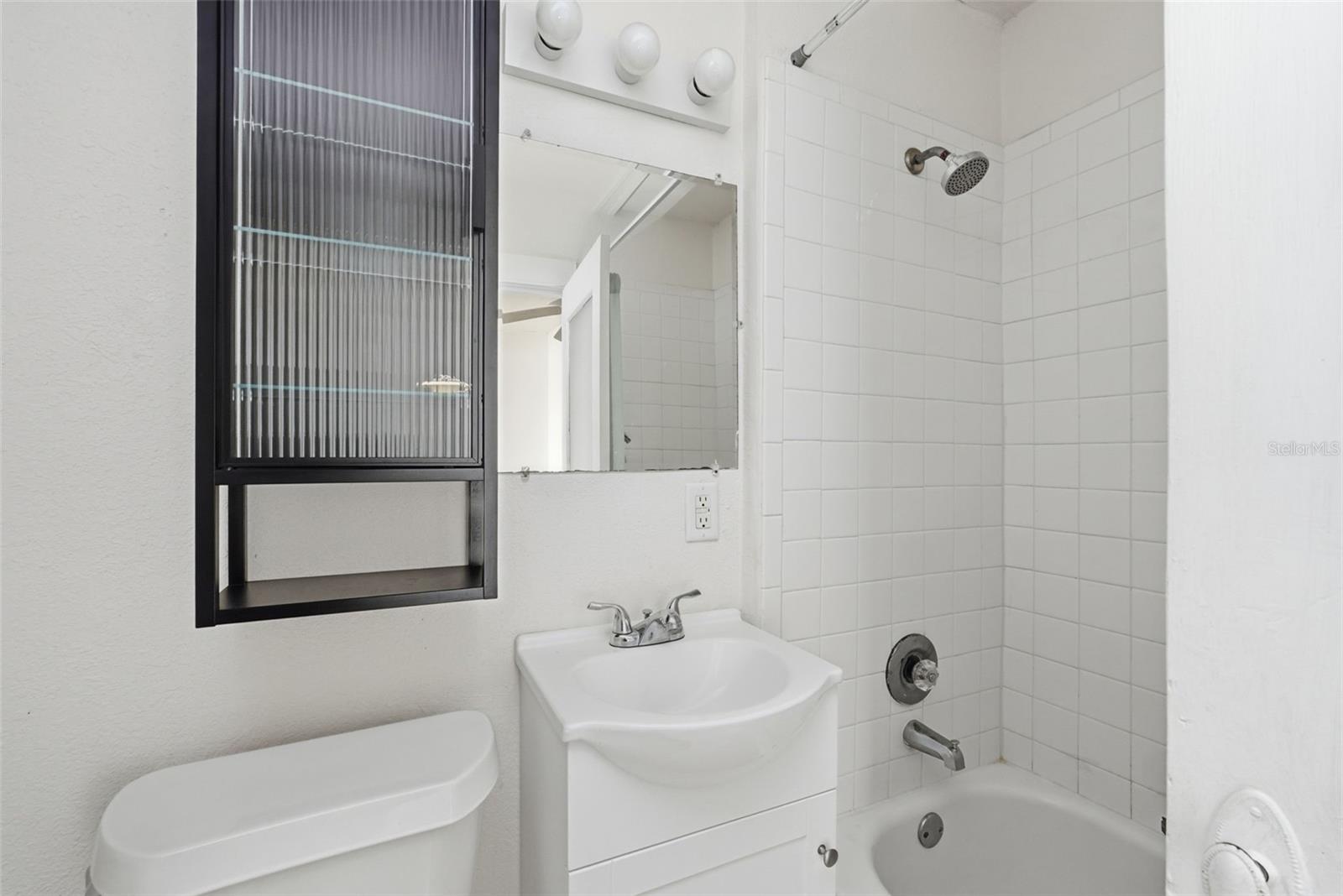 Image 11 of 14 For 104 Clyde Avenue