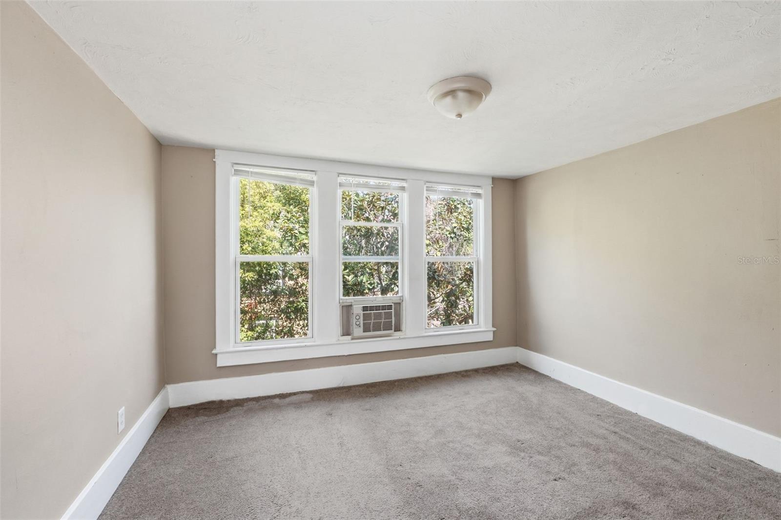 Image 12 of 14 For 104 Clyde Avenue