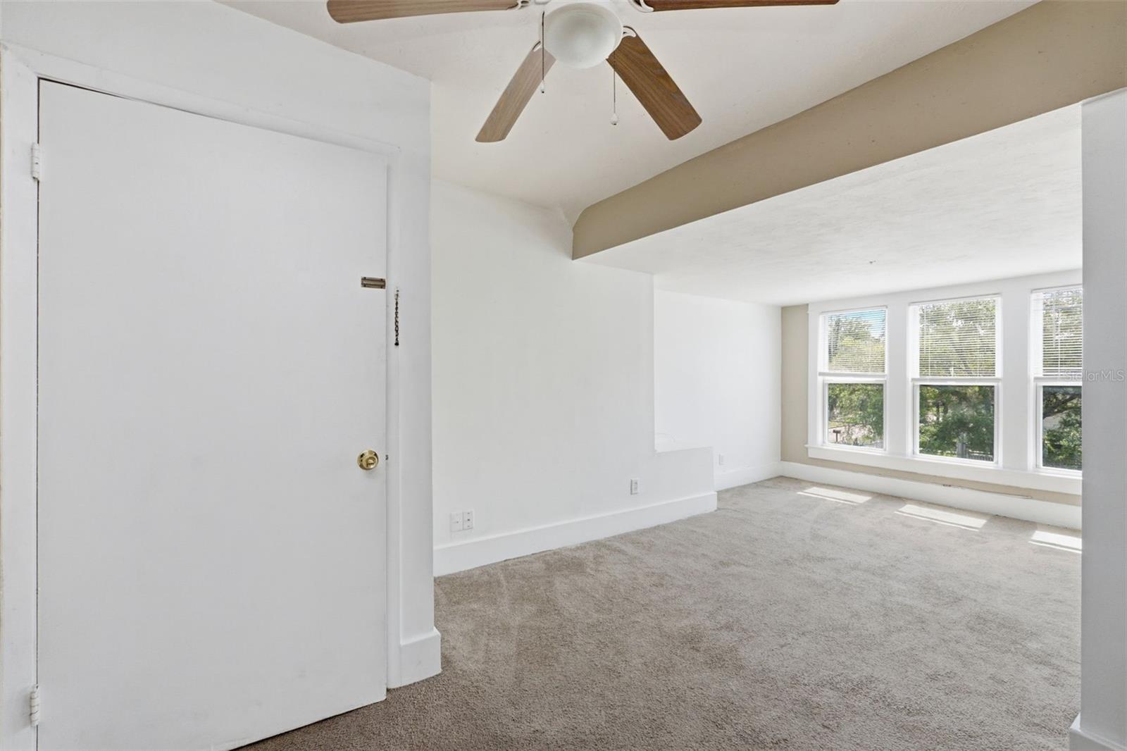 Image 4 of 14 For 104 Clyde Avenue