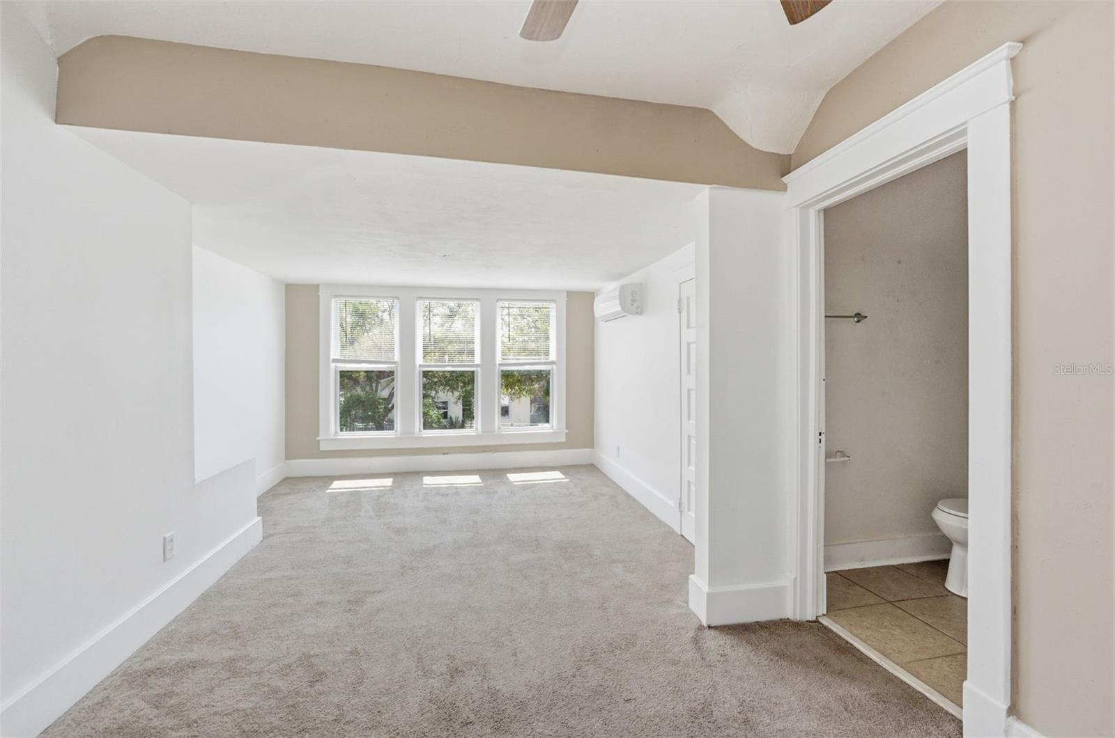 Image 5 of 14 For 104 Clyde Avenue