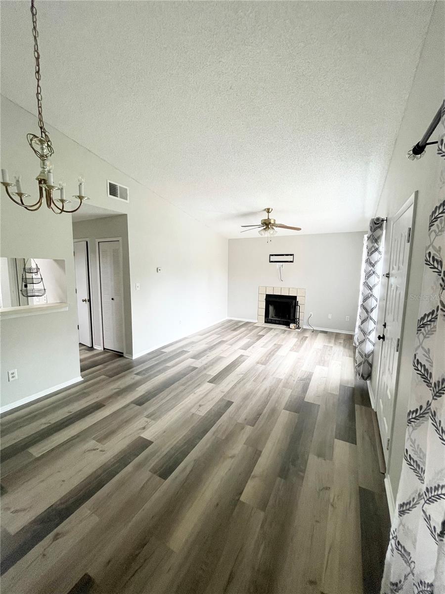 Image 3 of 15 For 4854 Semoran Boulevard 2205