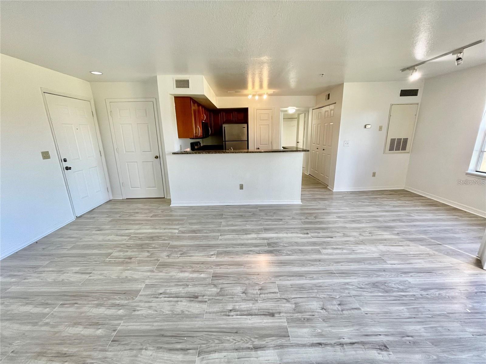 Image 7 of 13 For 7210 Westpointe Boulevard 1324