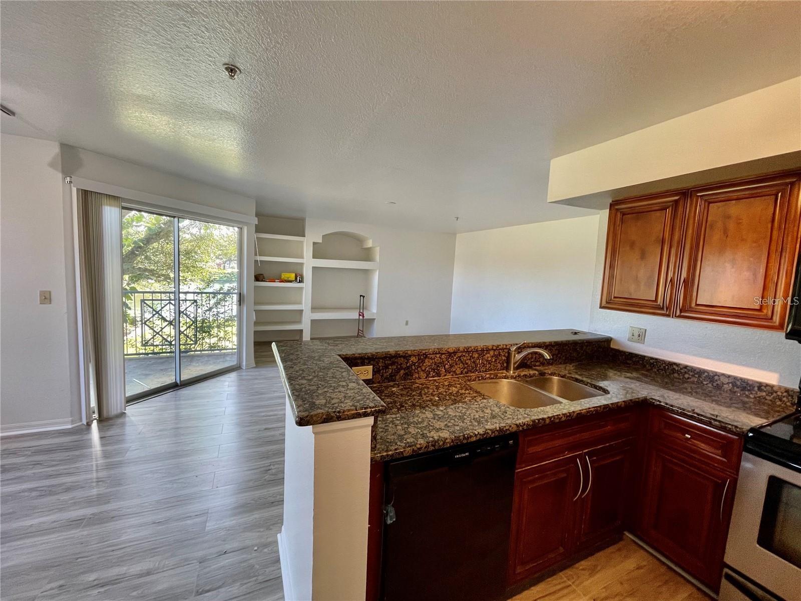 Image 8 of 13 For 7210 Westpointe Boulevard 1324