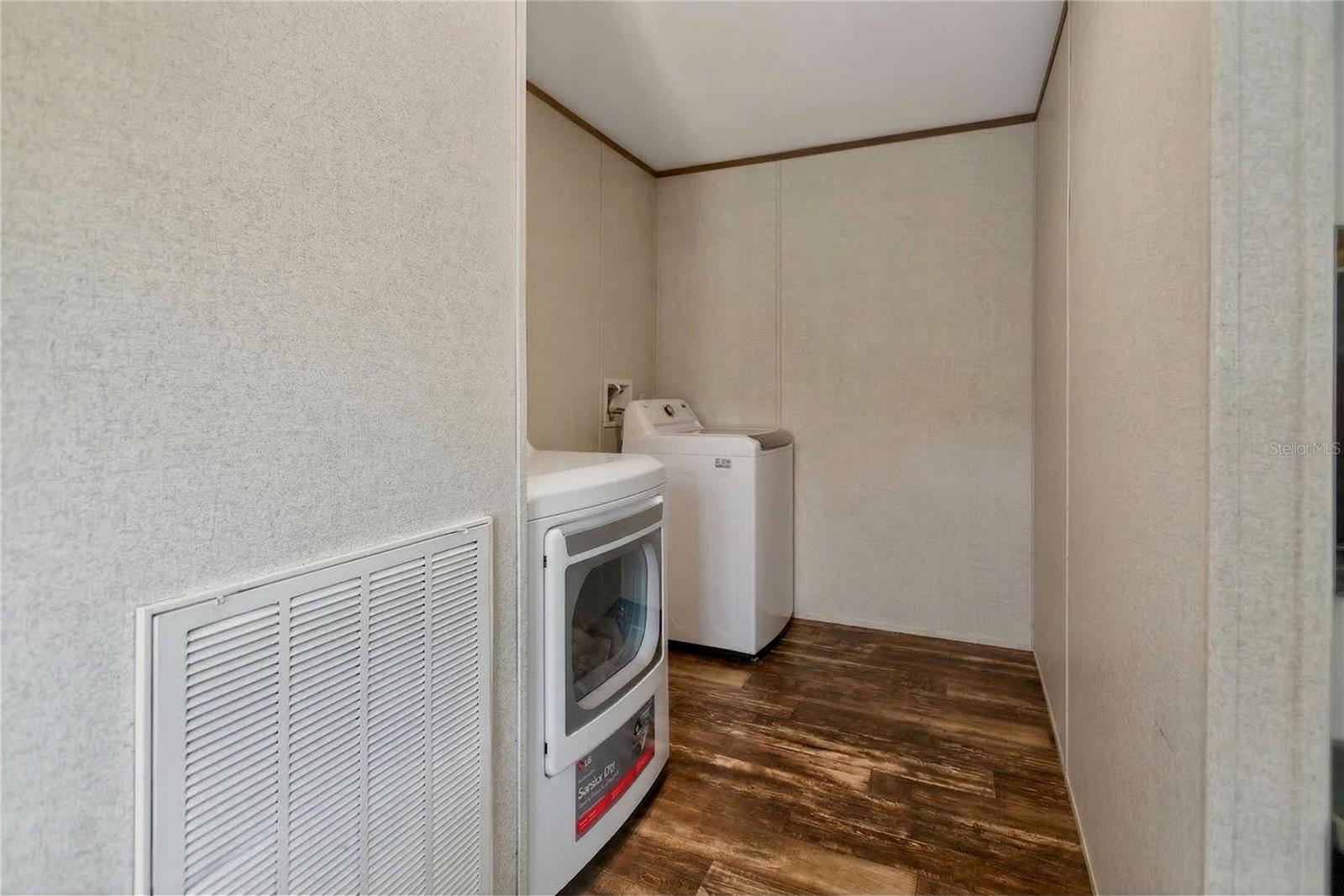 Image 15 of 18 For 2857 Hickory Street