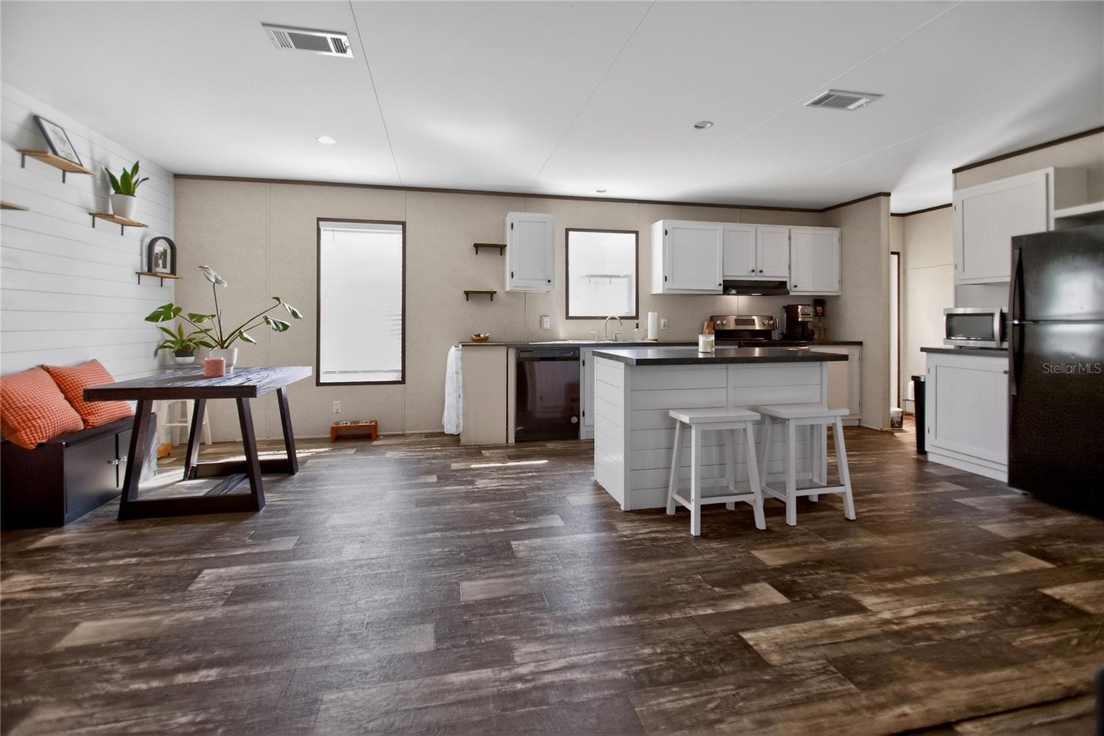 Image 4 of 18 For 2857 Hickory Street