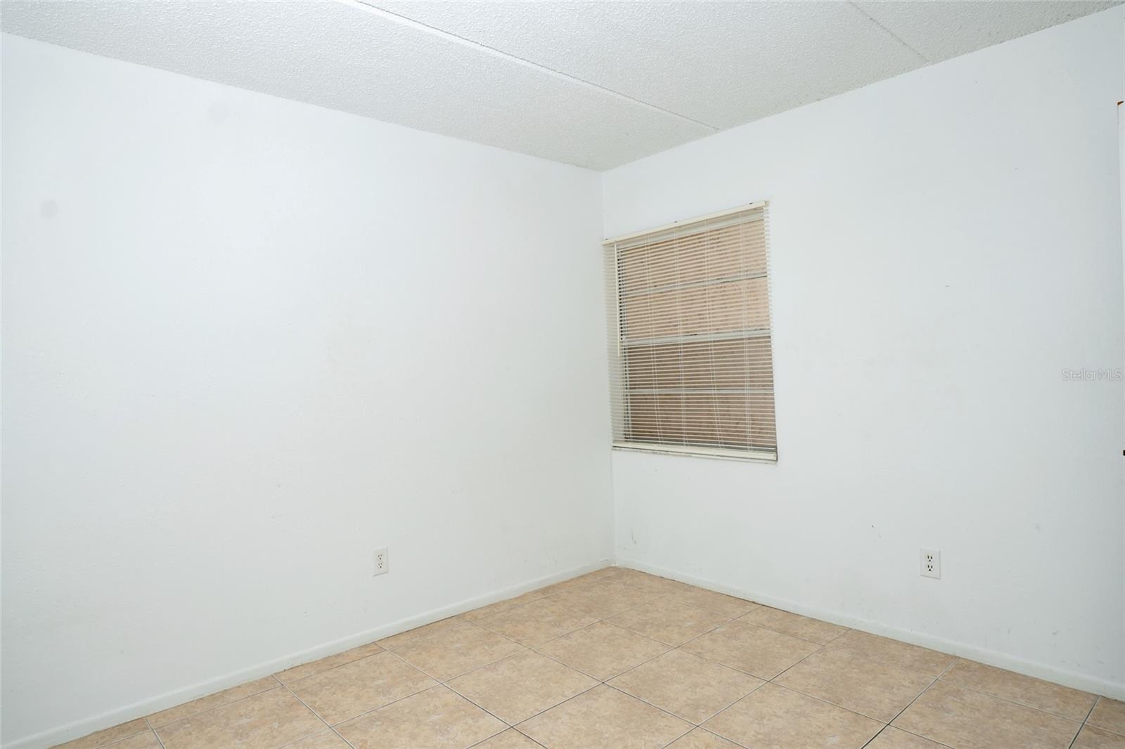 Image 12 of 19 For 1902 Honour Road 22