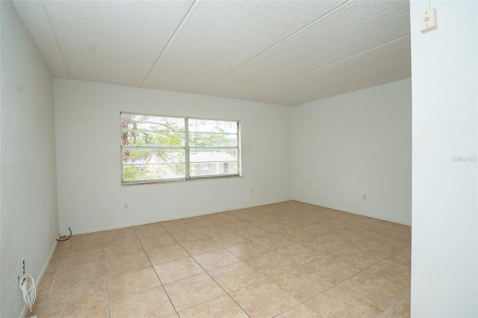 Image 8 of 19 For 1902 Honour Road 22