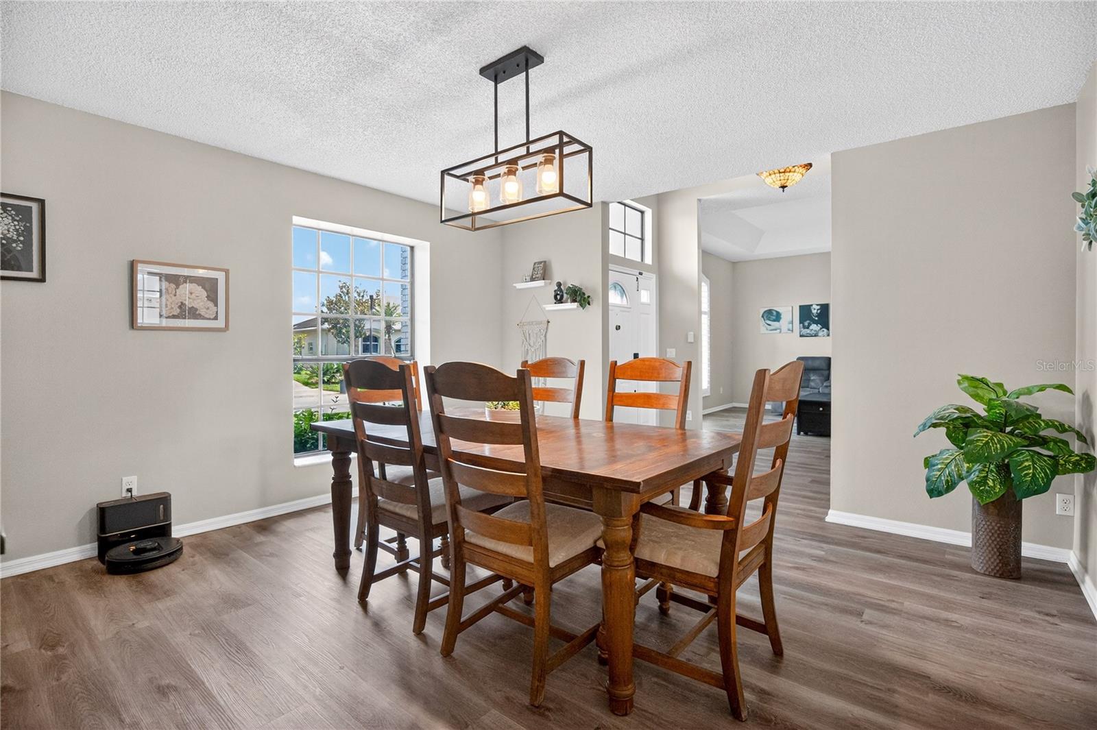 Image 10 of 33 For 13691 Crystal River Drive