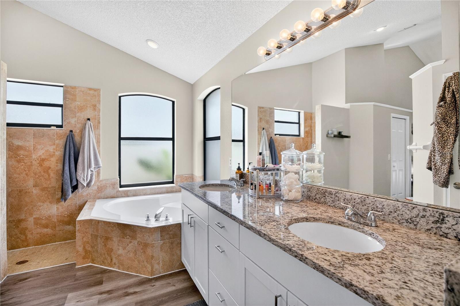 Image 18 of 33 For 13691 Crystal River Drive