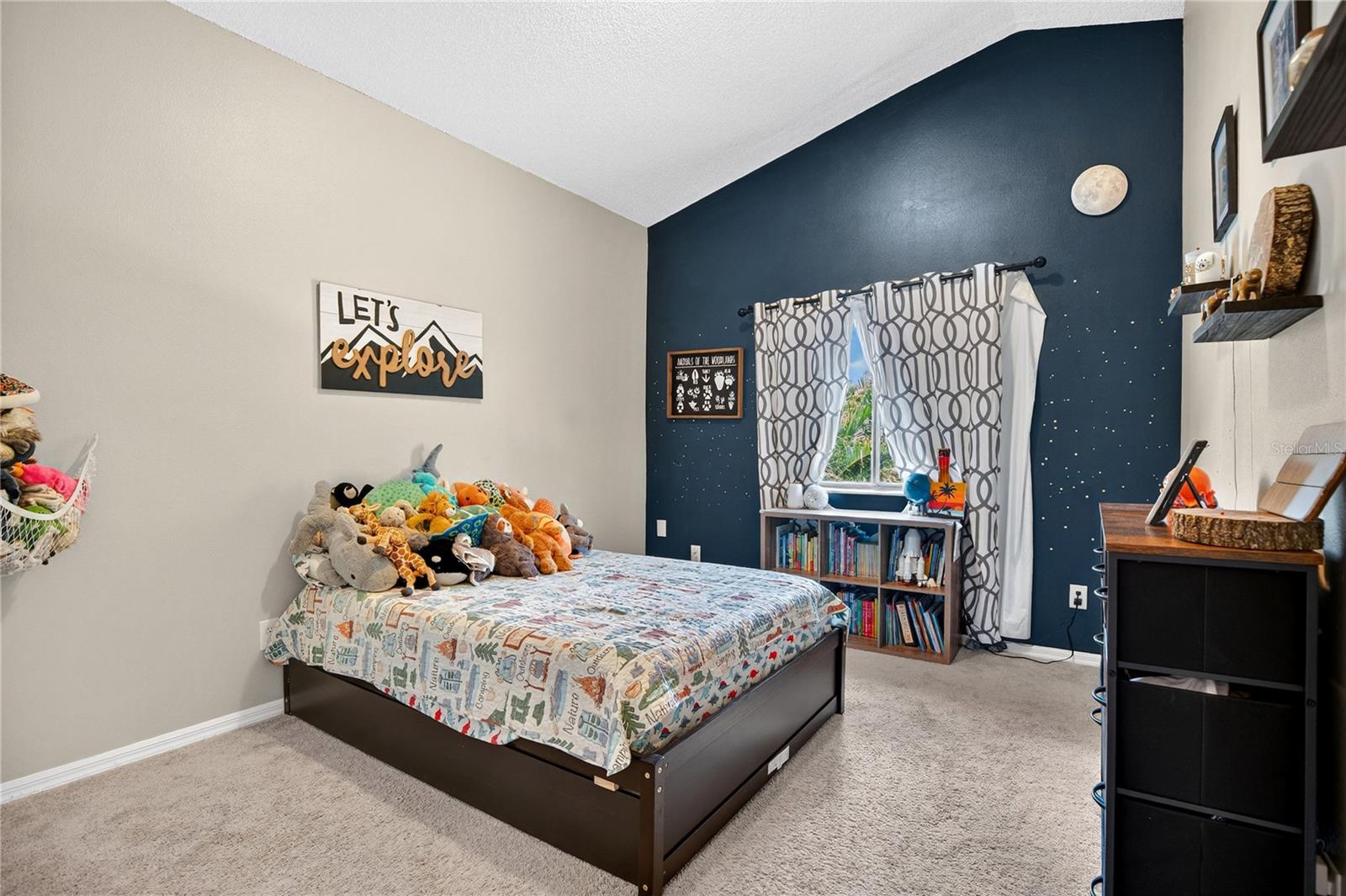 Image 19 of 33 For 13691 Crystal River Drive