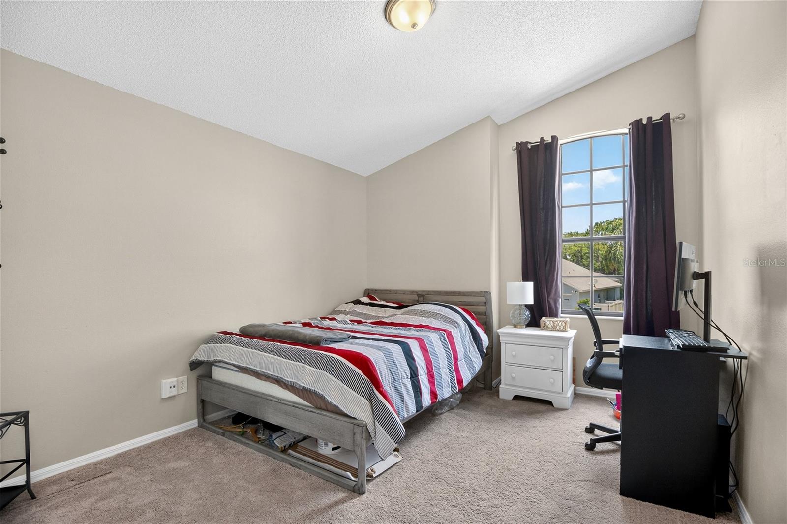 Image 22 of 33 For 13691 Crystal River Drive