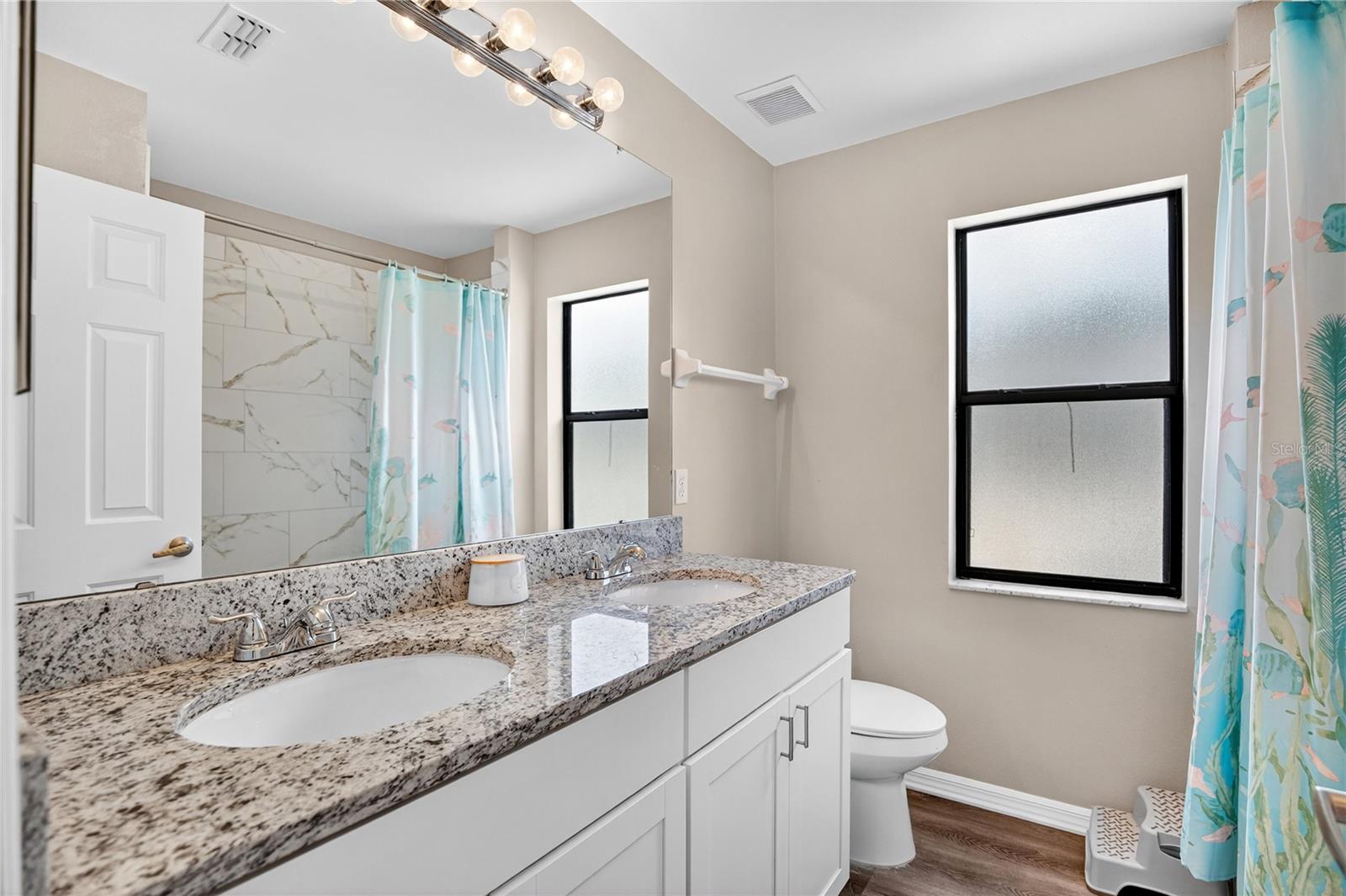 Image 23 of 33 For 13691 Crystal River Drive