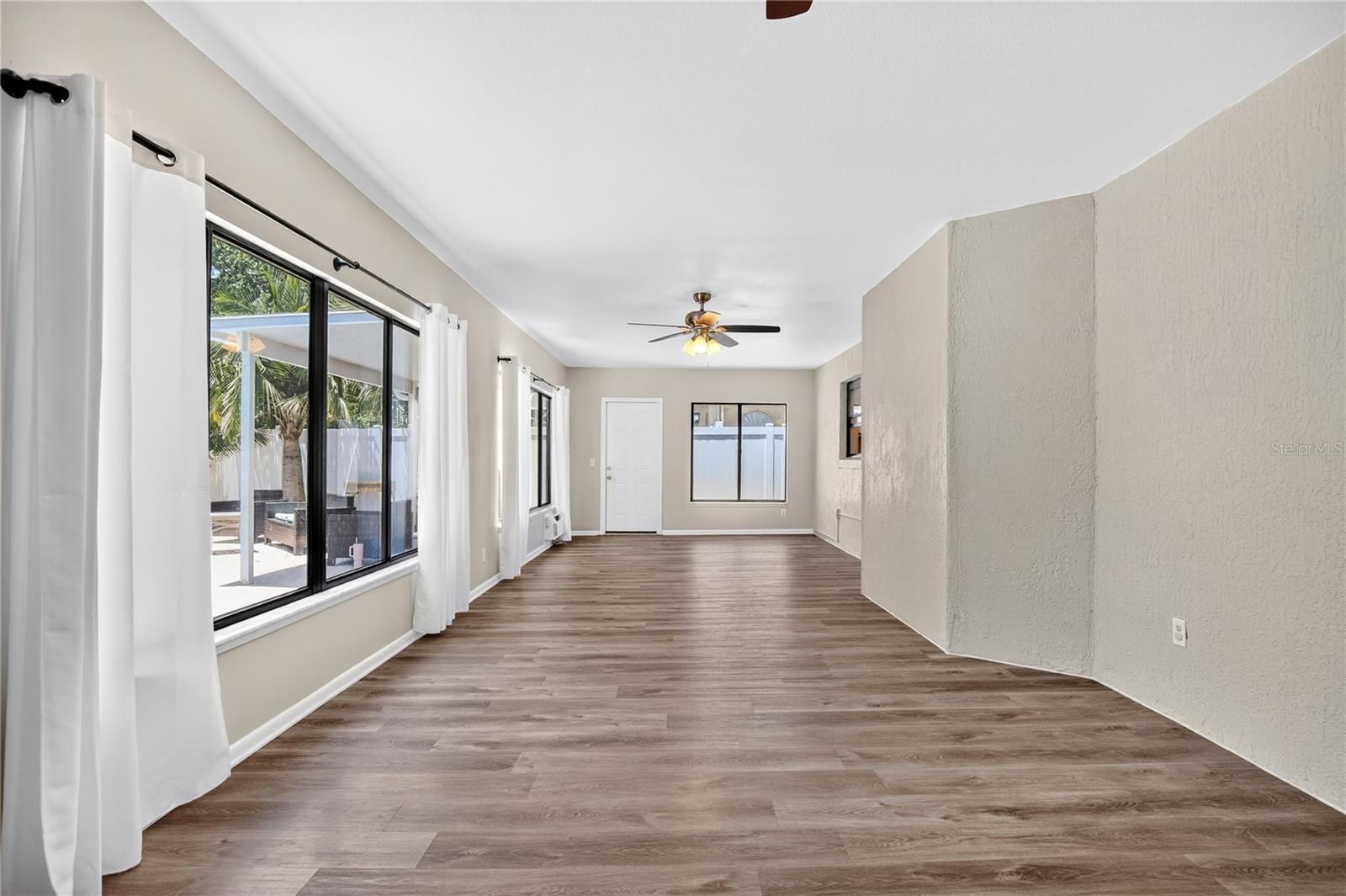 Image 26 of 33 For 13691 Crystal River Drive