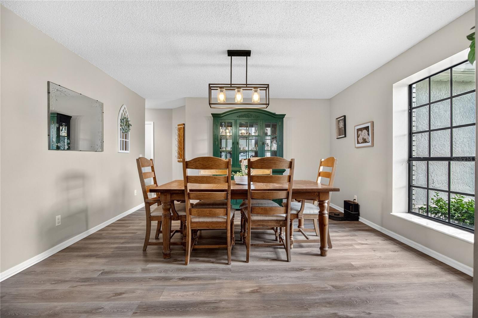 Image 9 of 33 For 13691 Crystal River Drive