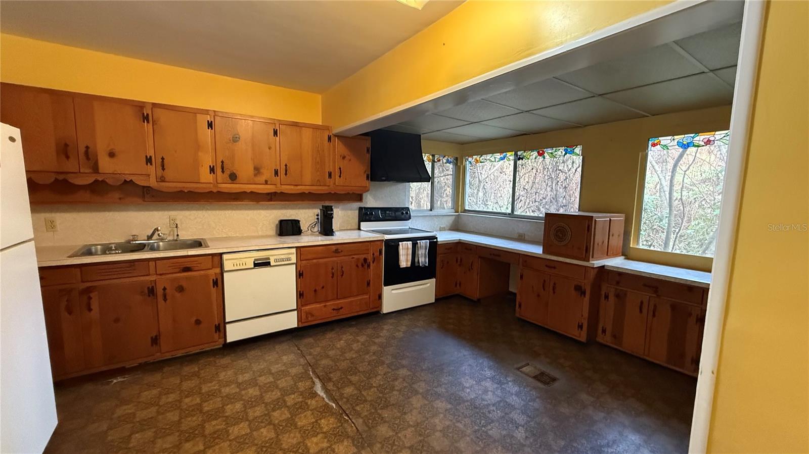 Image 2 of 12 For 2633 Compton Street