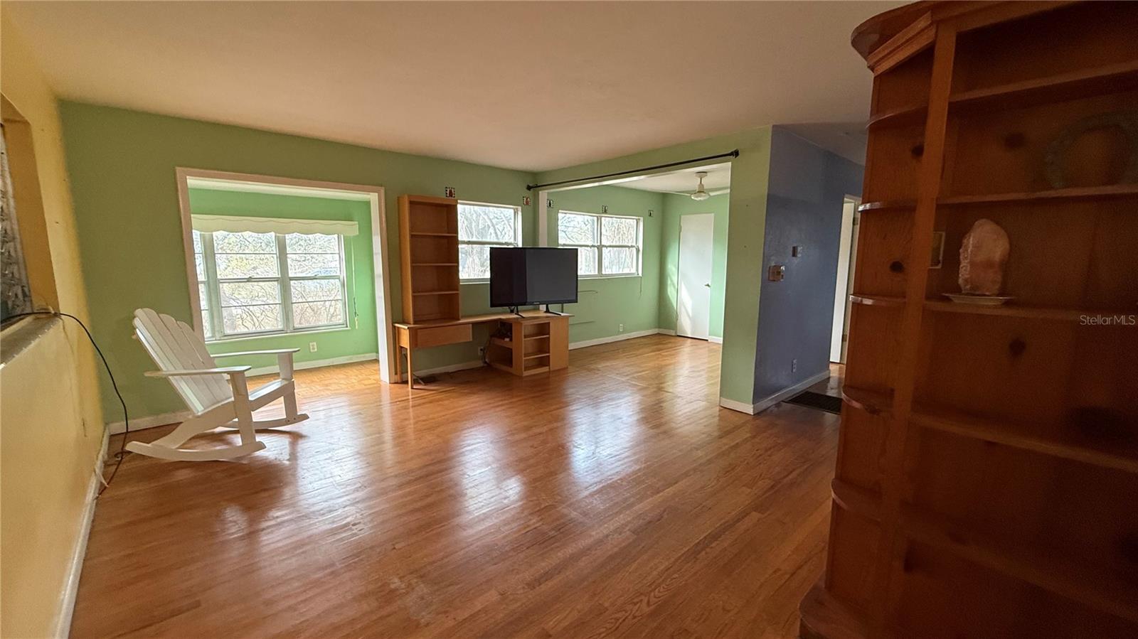 Image 4 of 12 For 2633 Compton Street