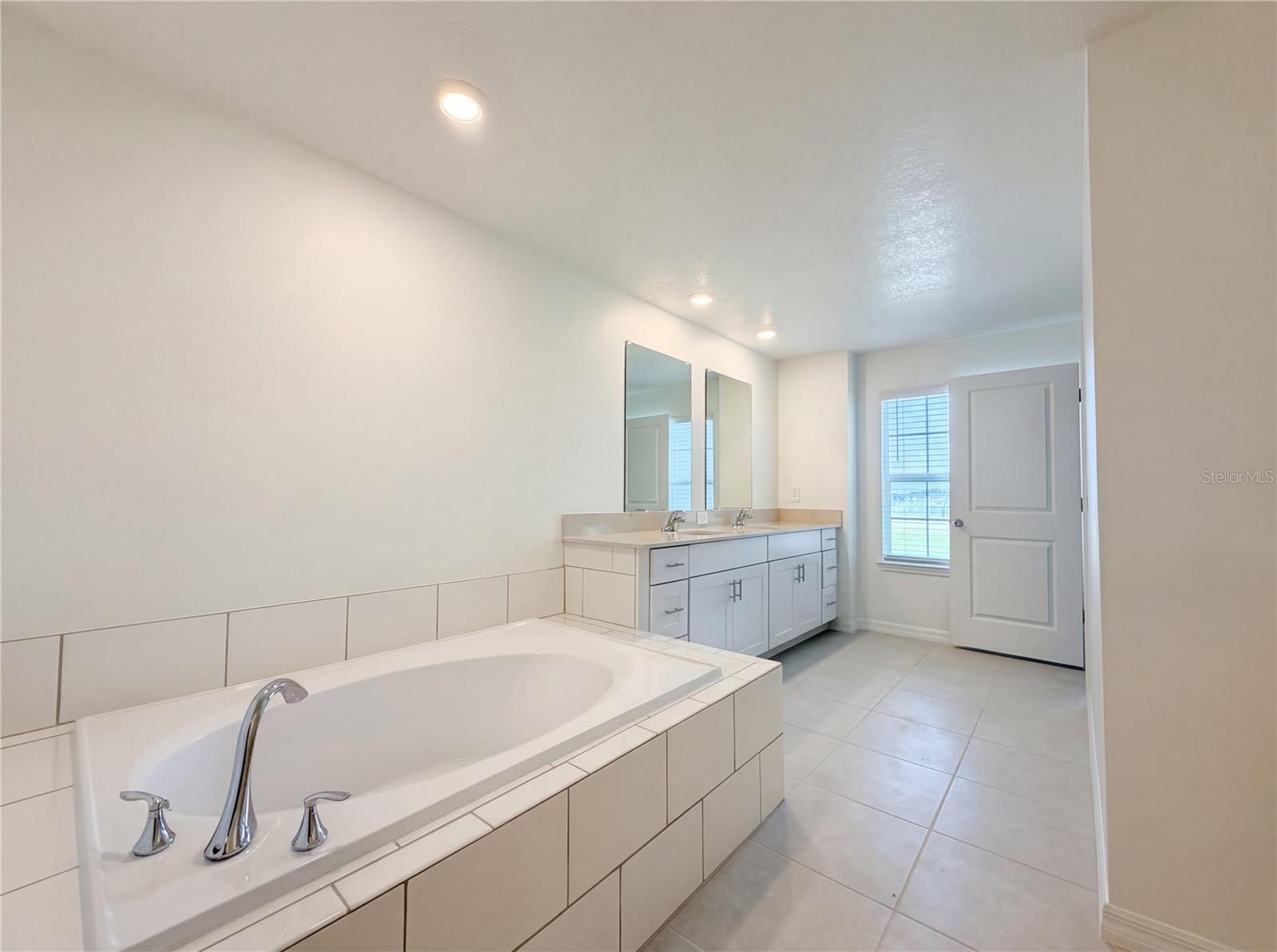 Image 27 of 31 For 9423 Gulf Shore Terrace