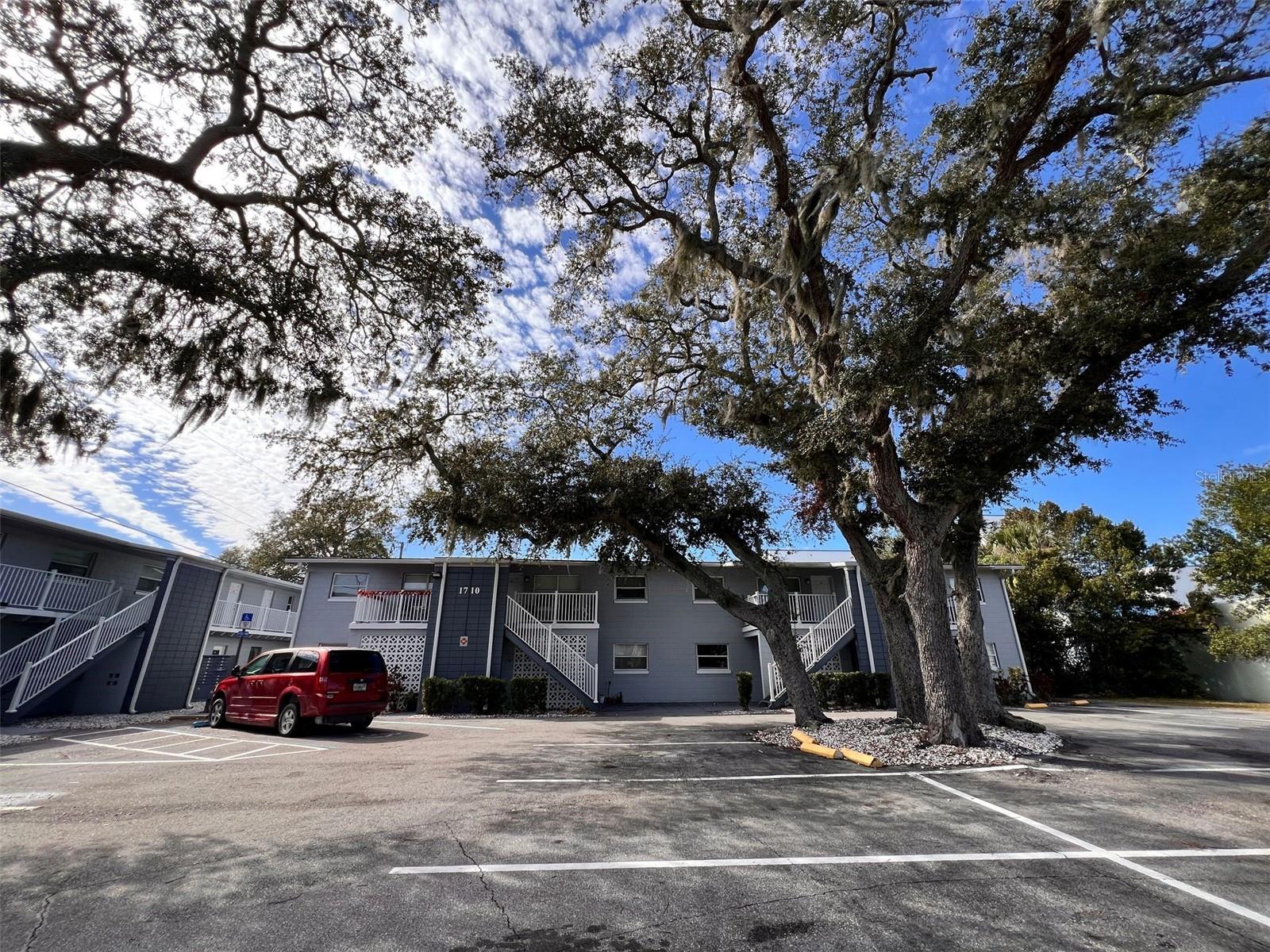 Image 11 of 18 For 1710 Washington Avenue 01