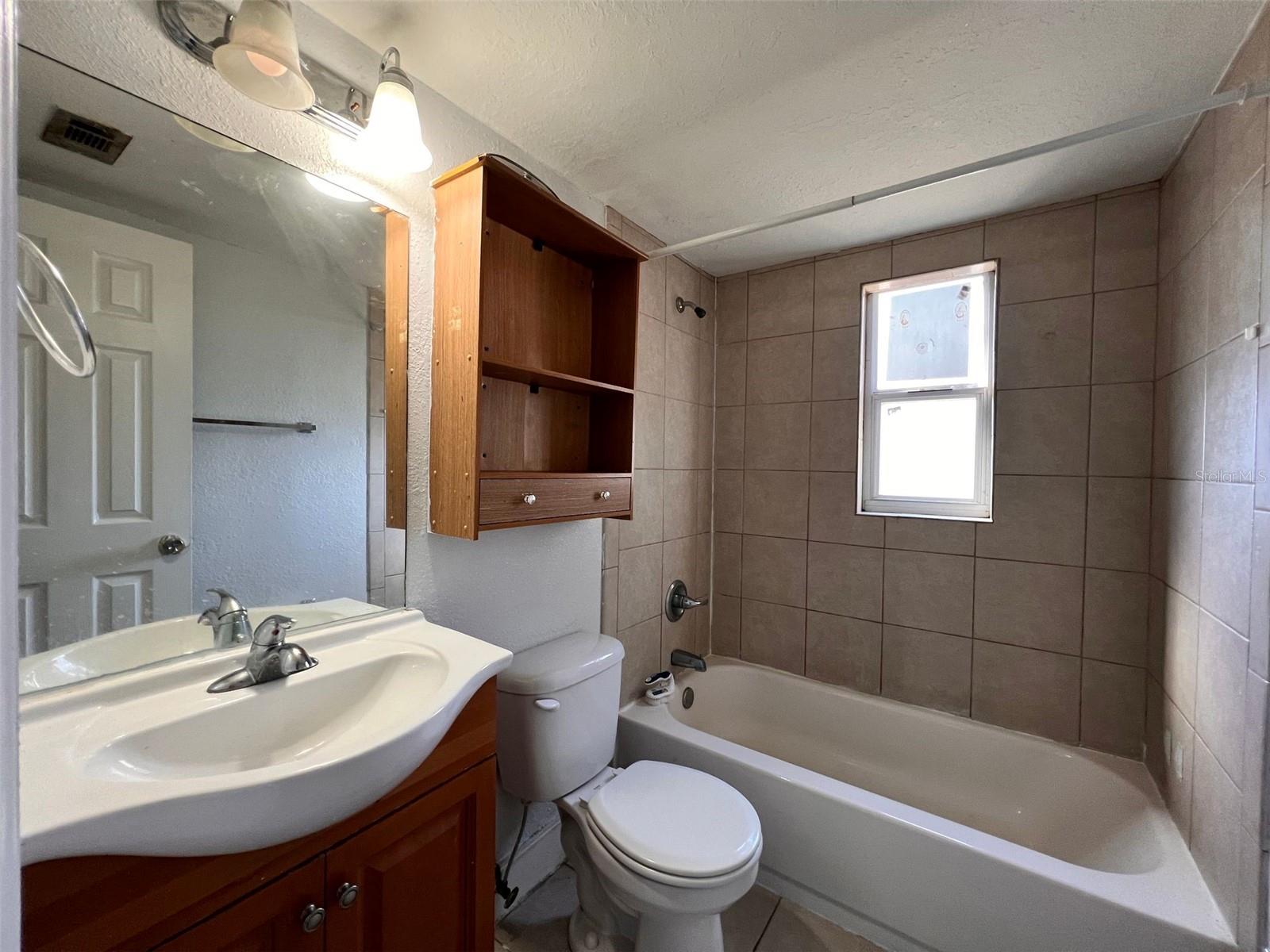 Image 2 of 18 For 1710 Washington Avenue 01