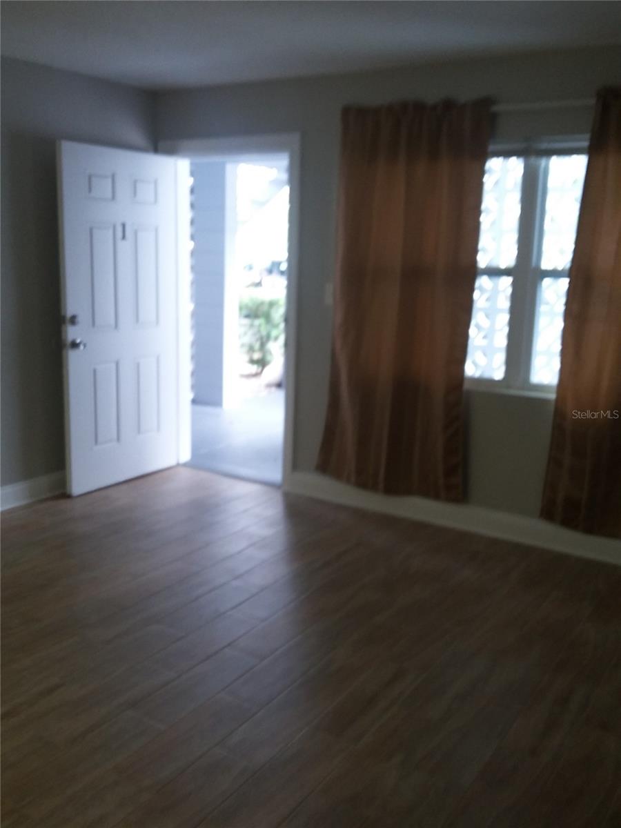 Image 3 of 18 For 1710 Washington Avenue 01