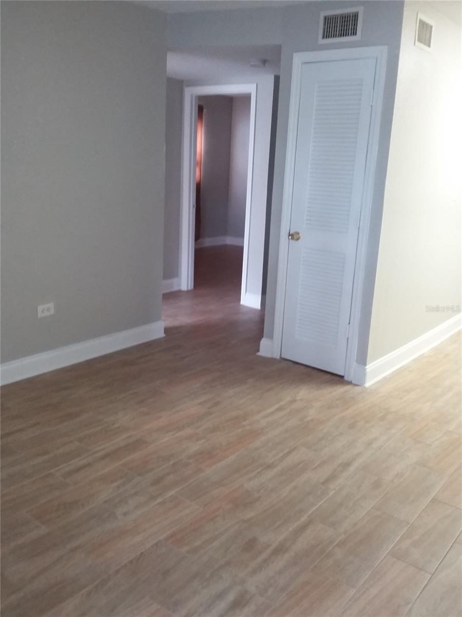 Image 7 of 18 For 1710 Washington Avenue 01