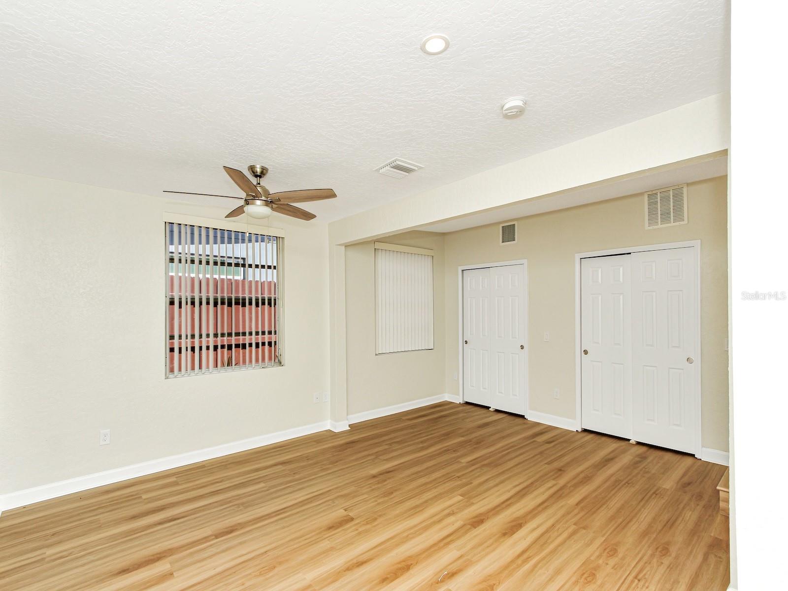 Image 13 of 27 For 750 Essex Place