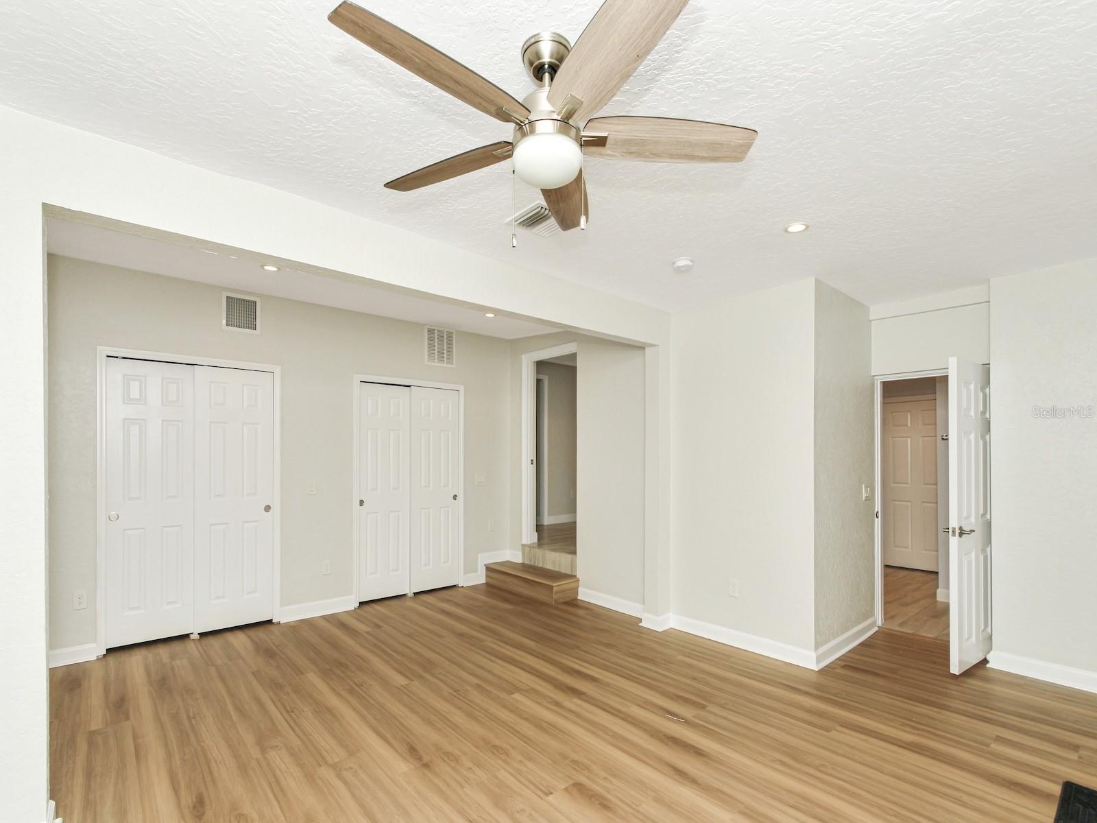 Image 15 of 27 For 750 Essex Place