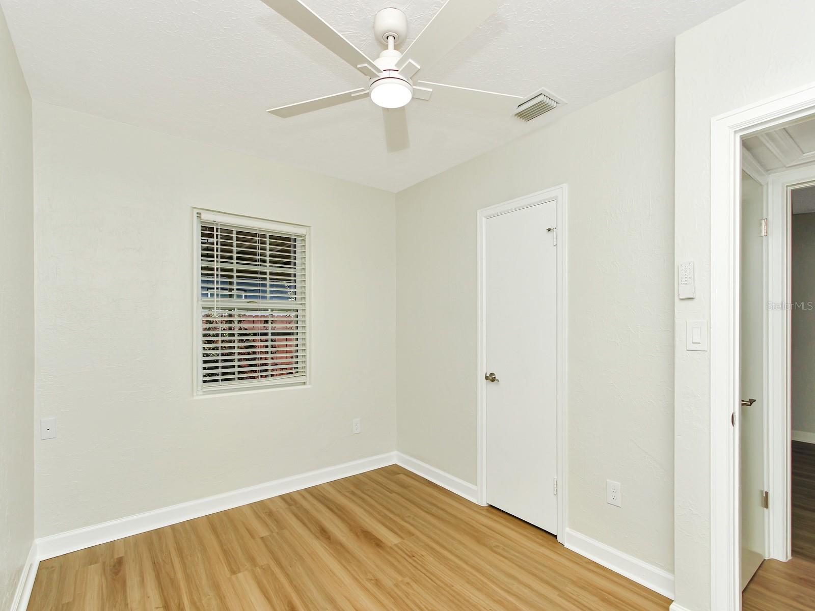 Image 19 of 27 For 750 Essex Place