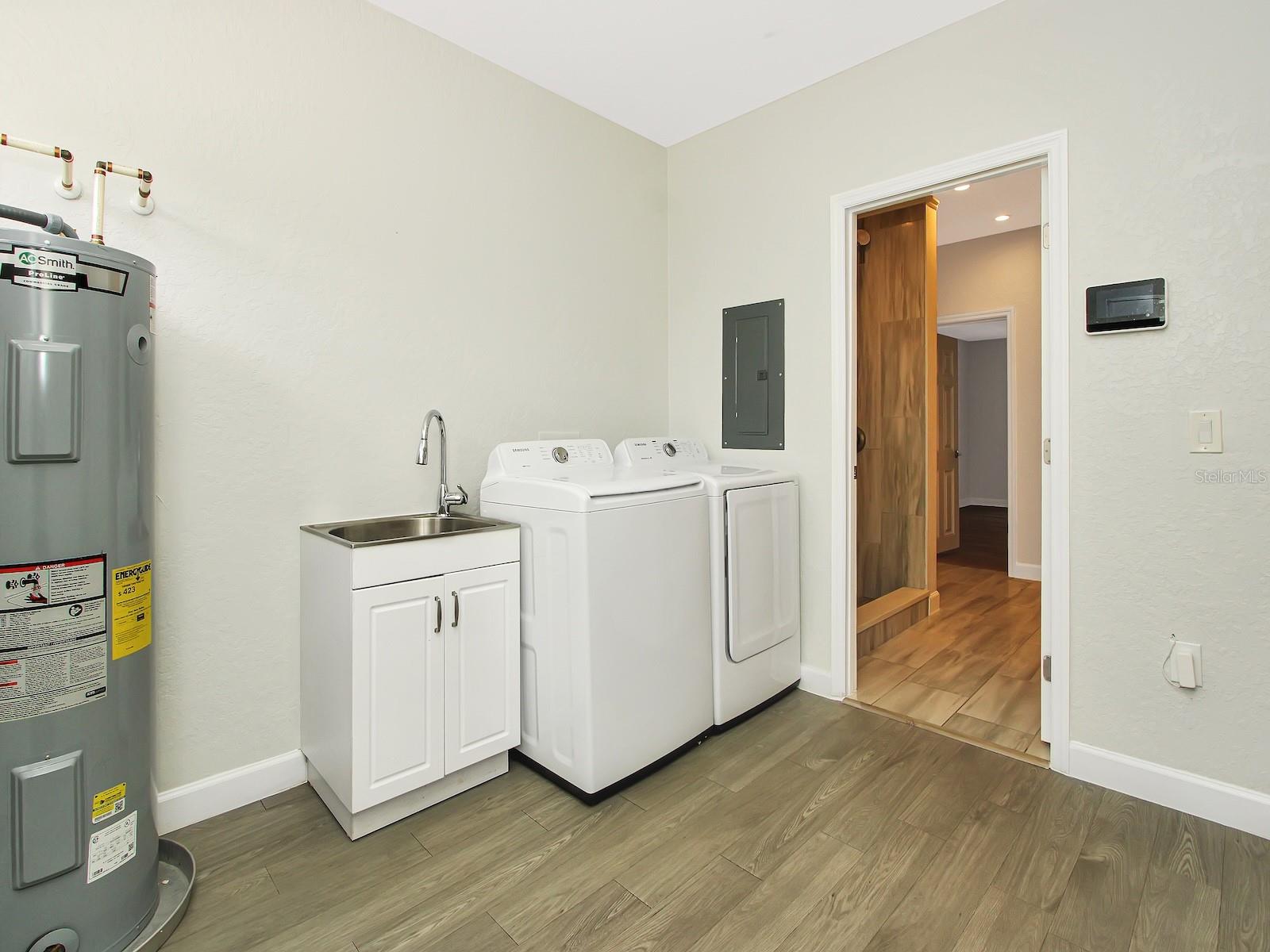 Image 22 of 27 For 750 Essex Place