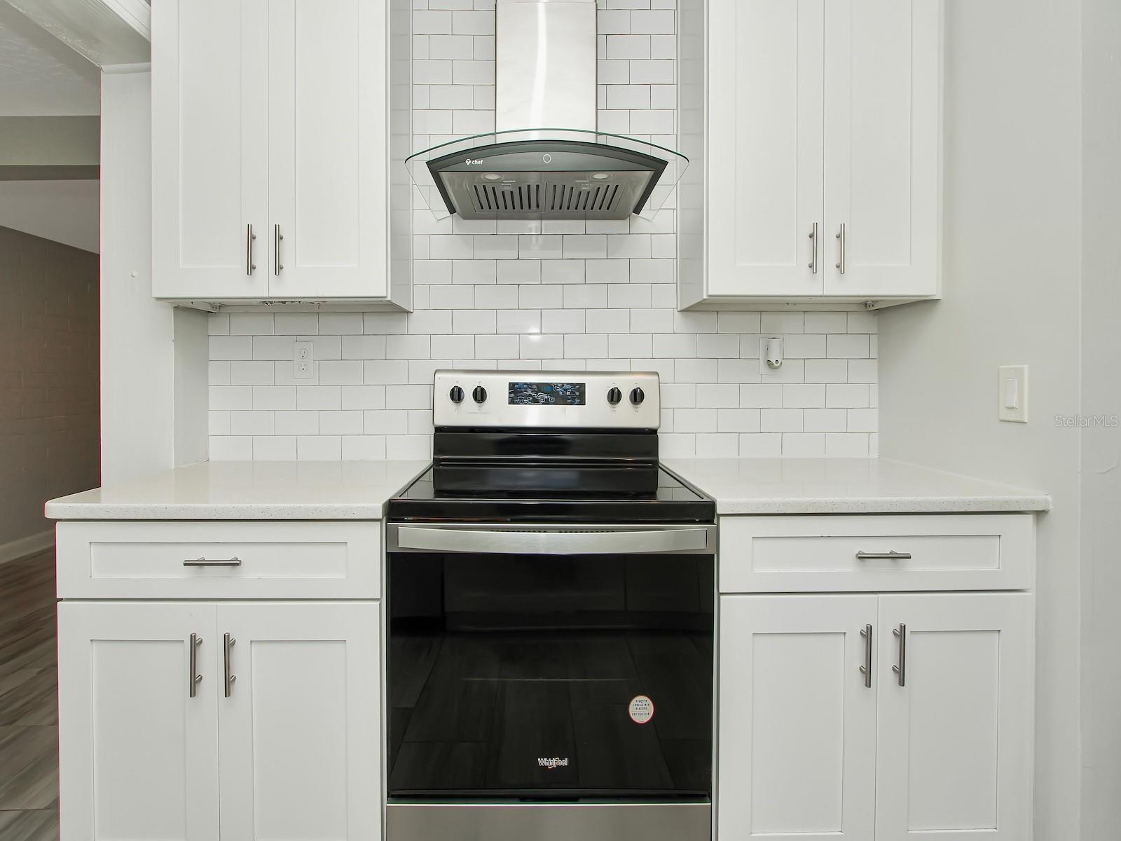 Image 8 of 27 For 750 Essex Place