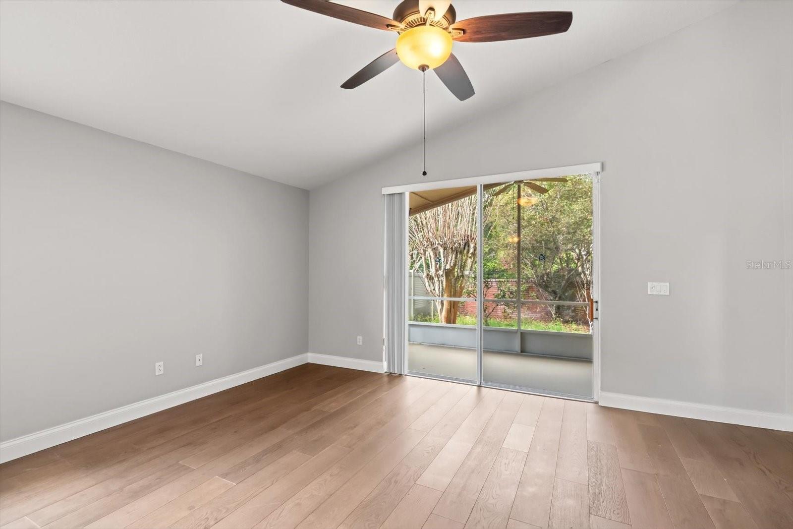 Listing photo id 13 for 5544 Misty Wood Court