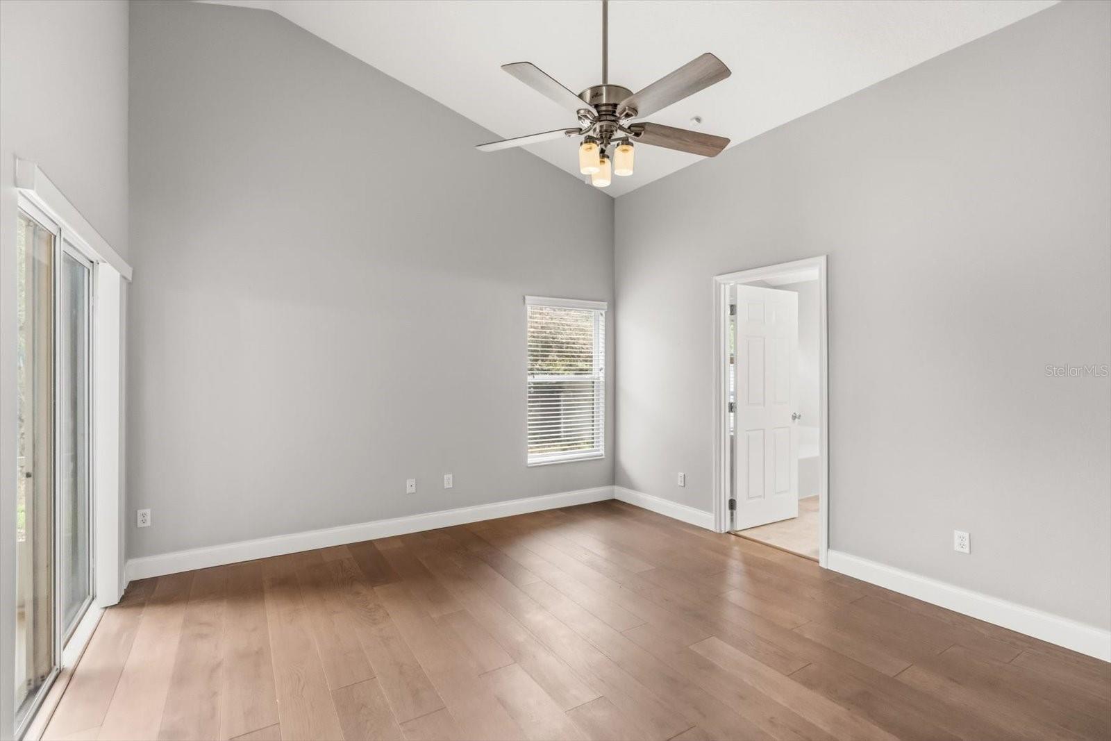 Listing photo id 16 for 5544 Misty Wood Court