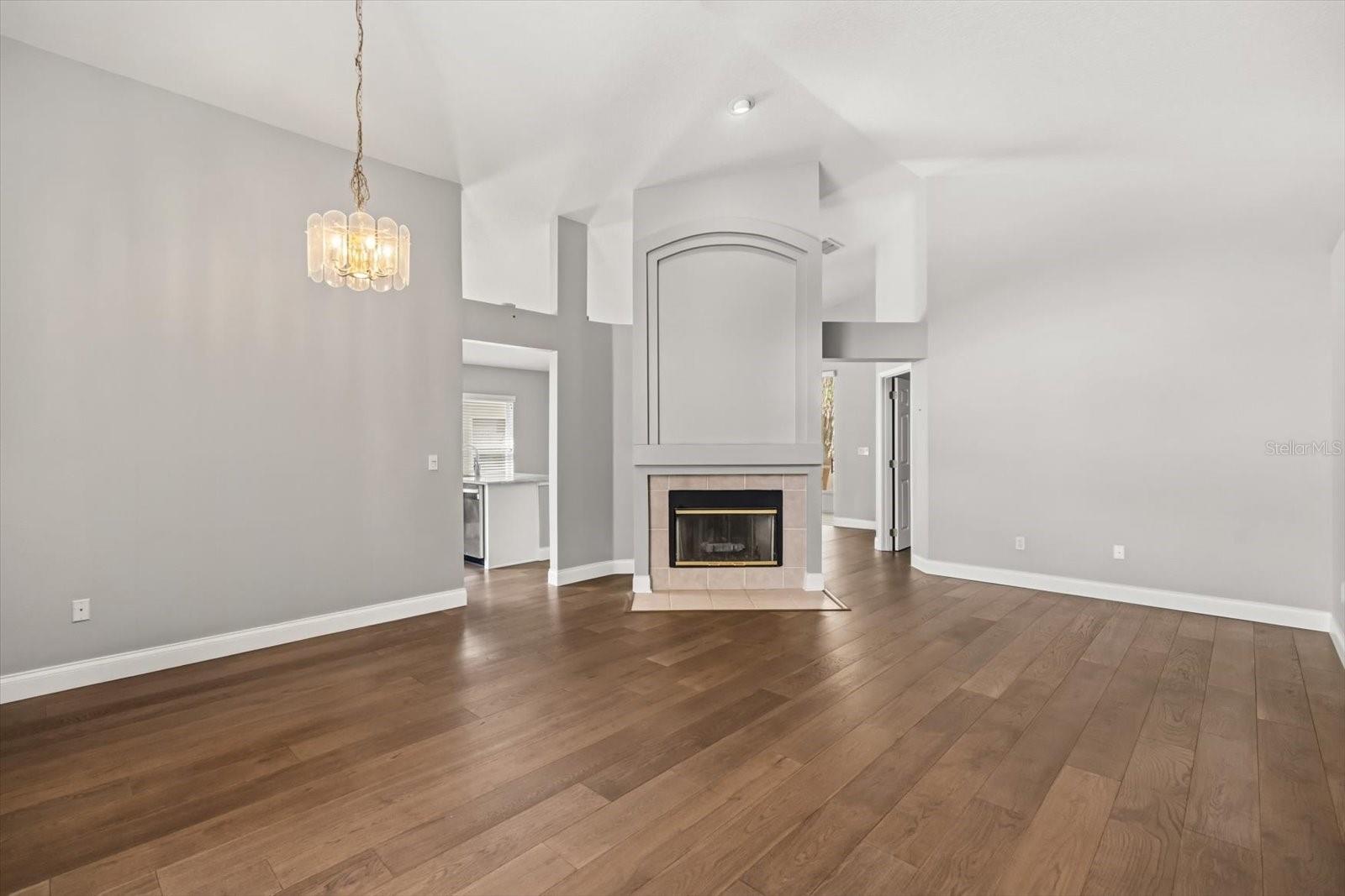 Listing photo id 2 for 5544 Misty Wood Court