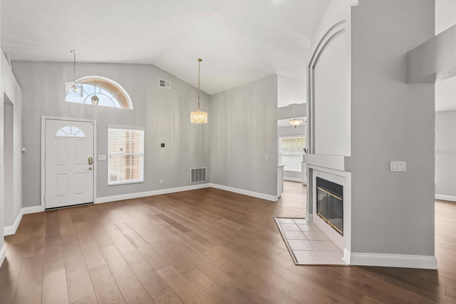 Listing photo id 5 for 5544 Misty Wood Court