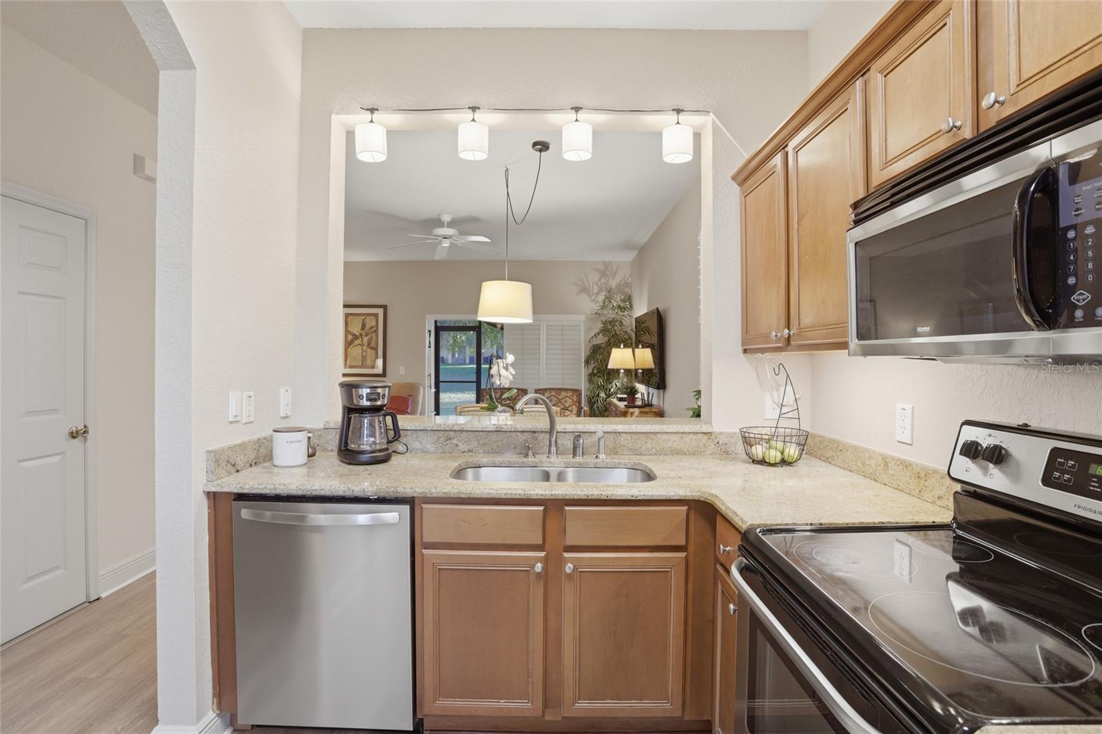 Image 14 of 51 For 2959 Calabria Avenue