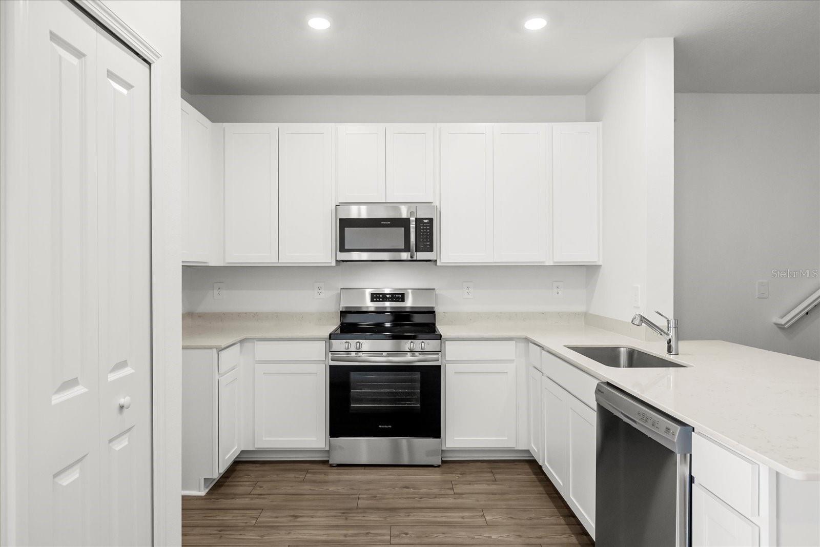 Image 11 of 36 For 4863 81st Loop