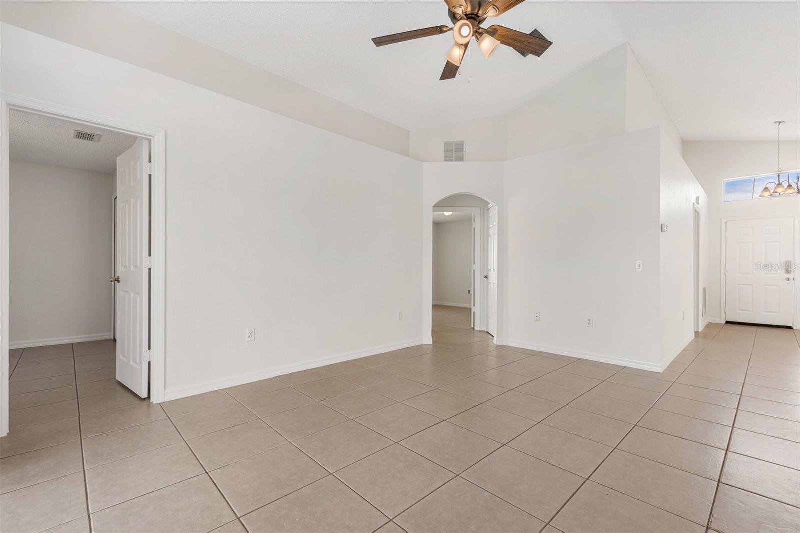 Image 10 of 22 For 123 Fox Loop