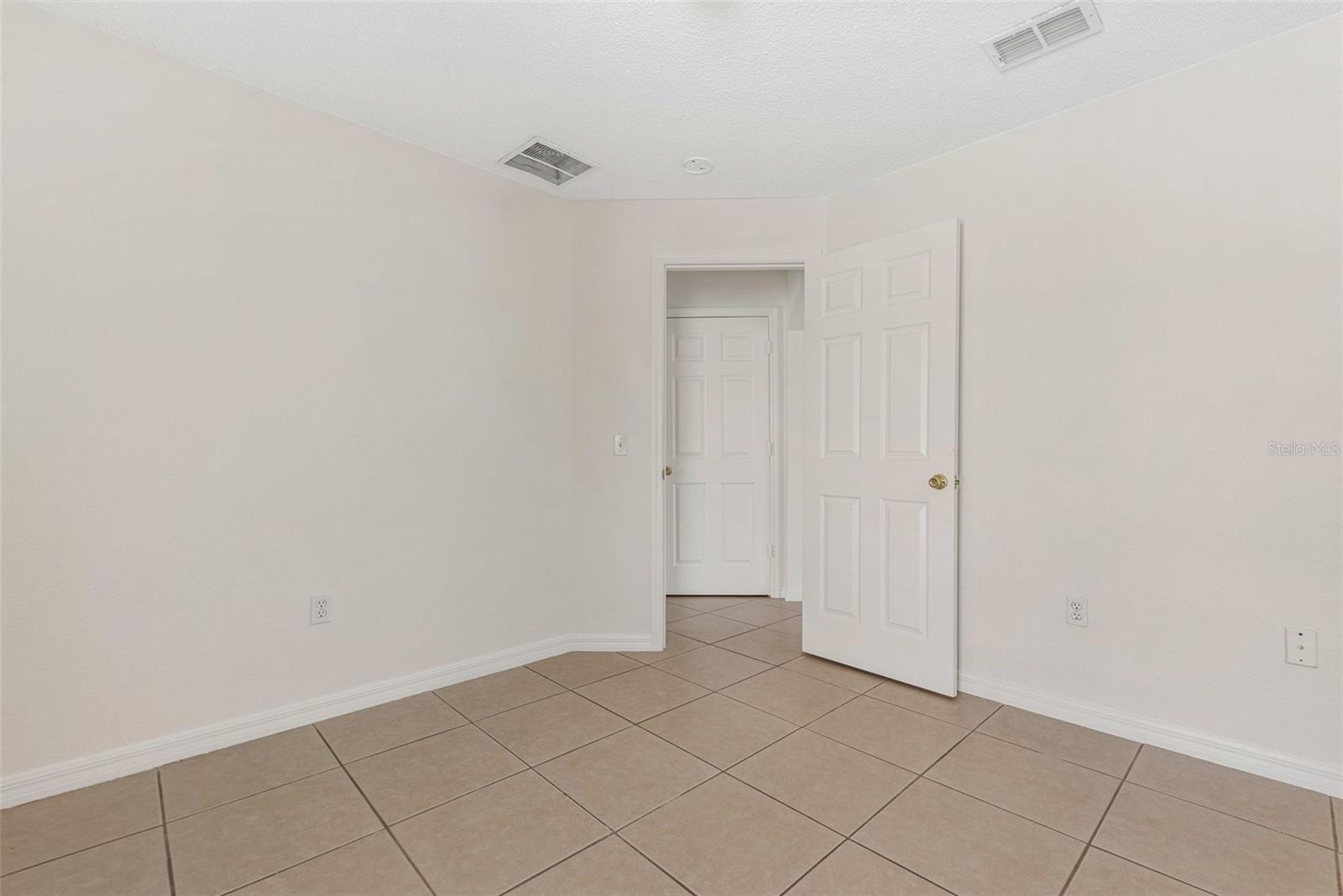 Image 18 of 22 For 123 Fox Loop